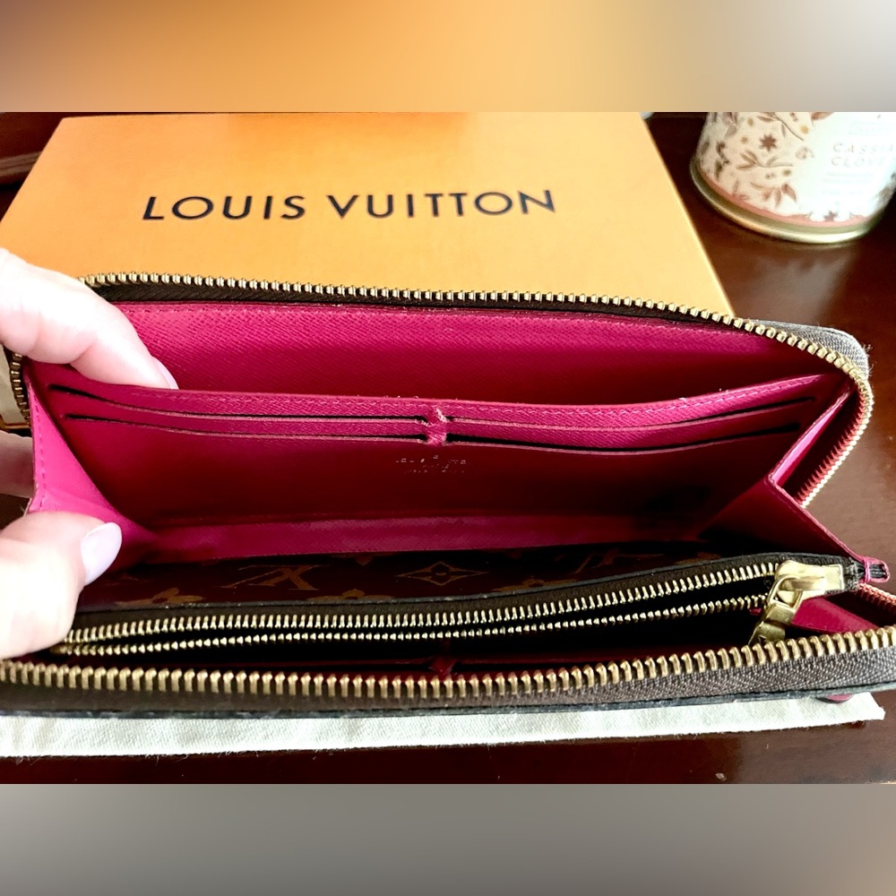 Louis Vuitton Clemence wallet blooming flowers Fuchsia 
EXCELLENT CONDITION - Picture 6 of 16